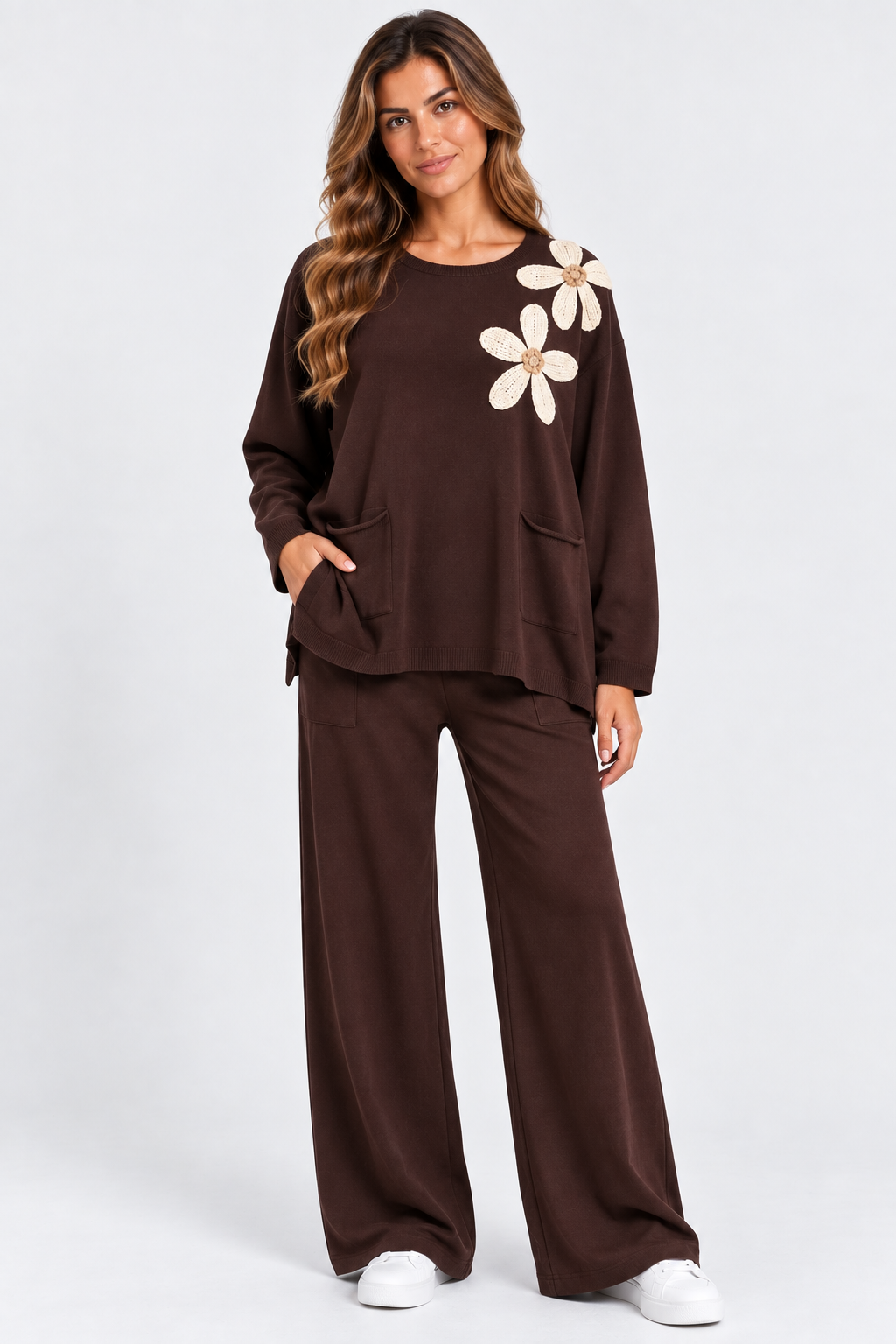 Completo donna fiori applicati