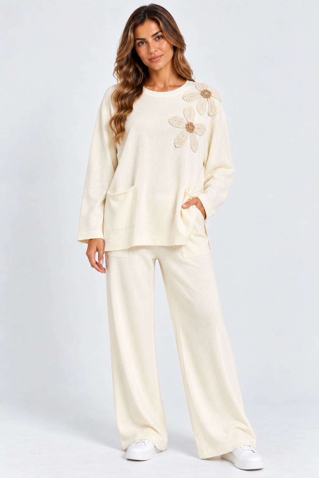 Completo donna fiori applicati