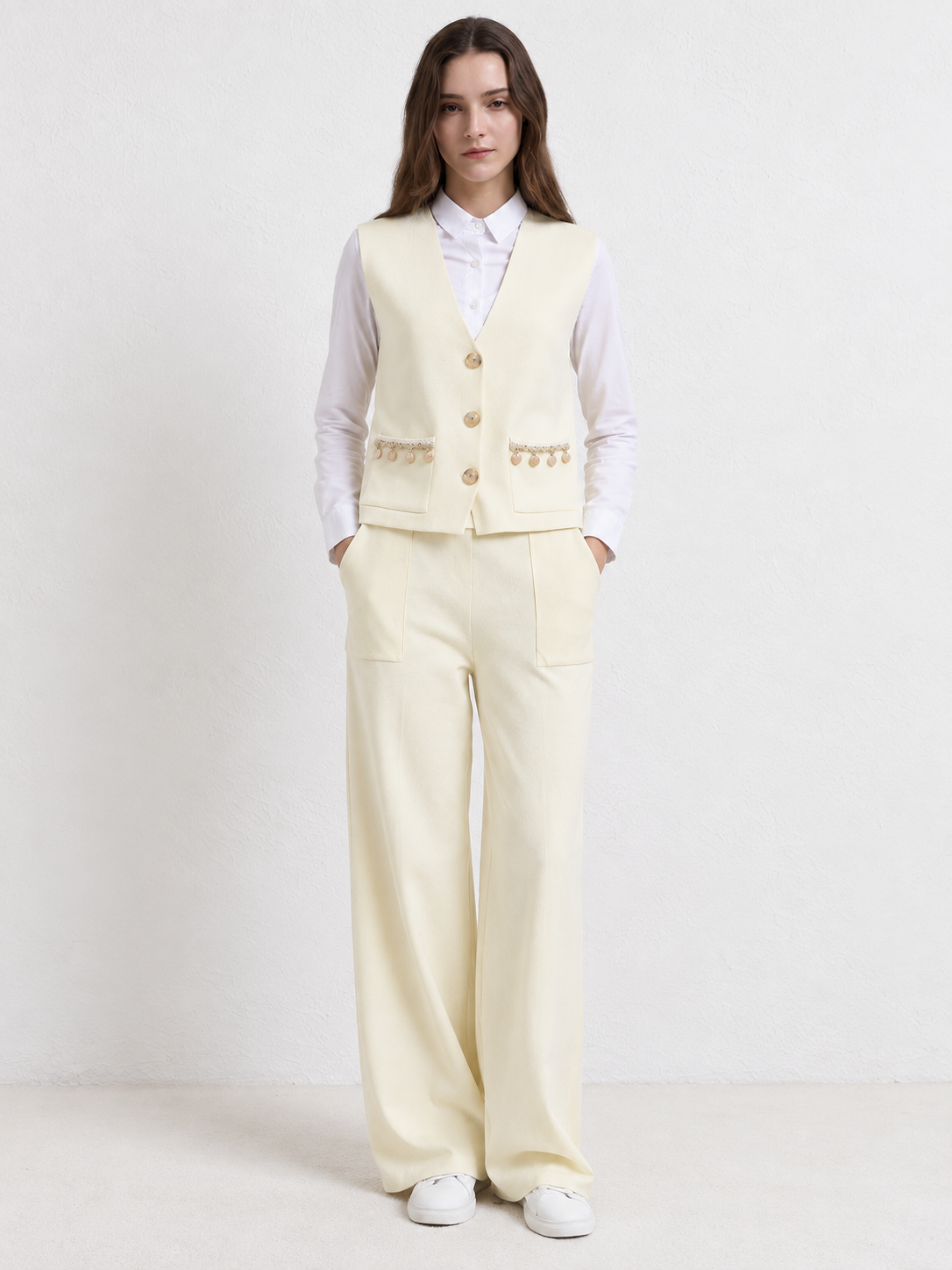 Completo gilet con pendenti decorativi