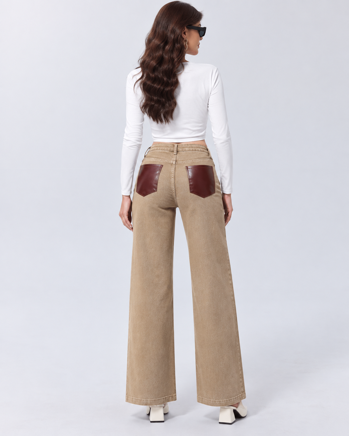 Jeans Wide Leg Beige con Patch Bordeaux