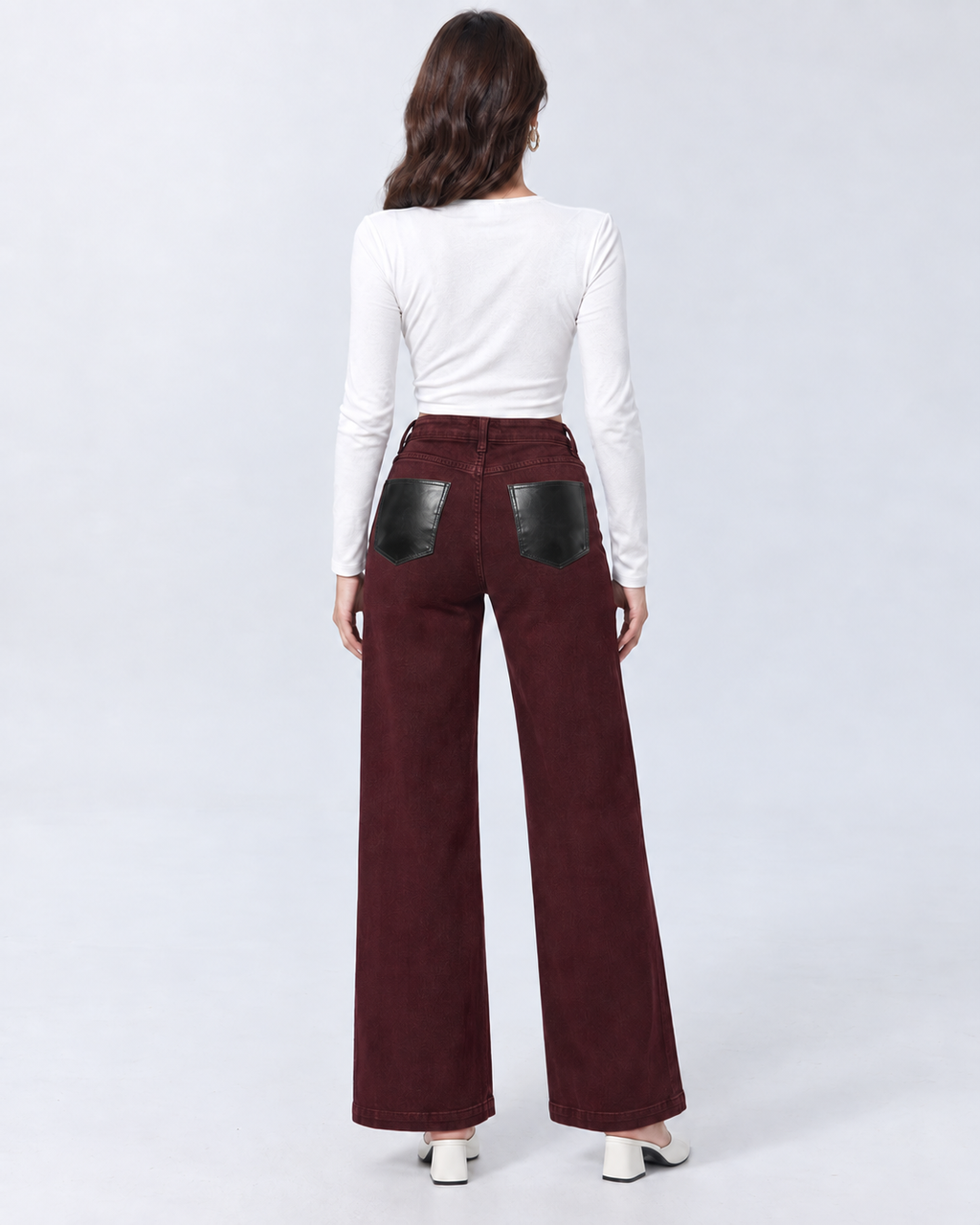 Jeans Wide Leg Bordeaux con Patch Nera