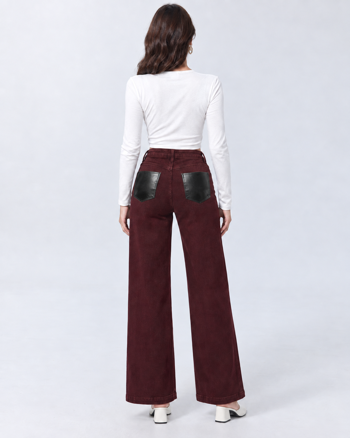 Jeans Wide Leg Bordeaux con Patch Nera
