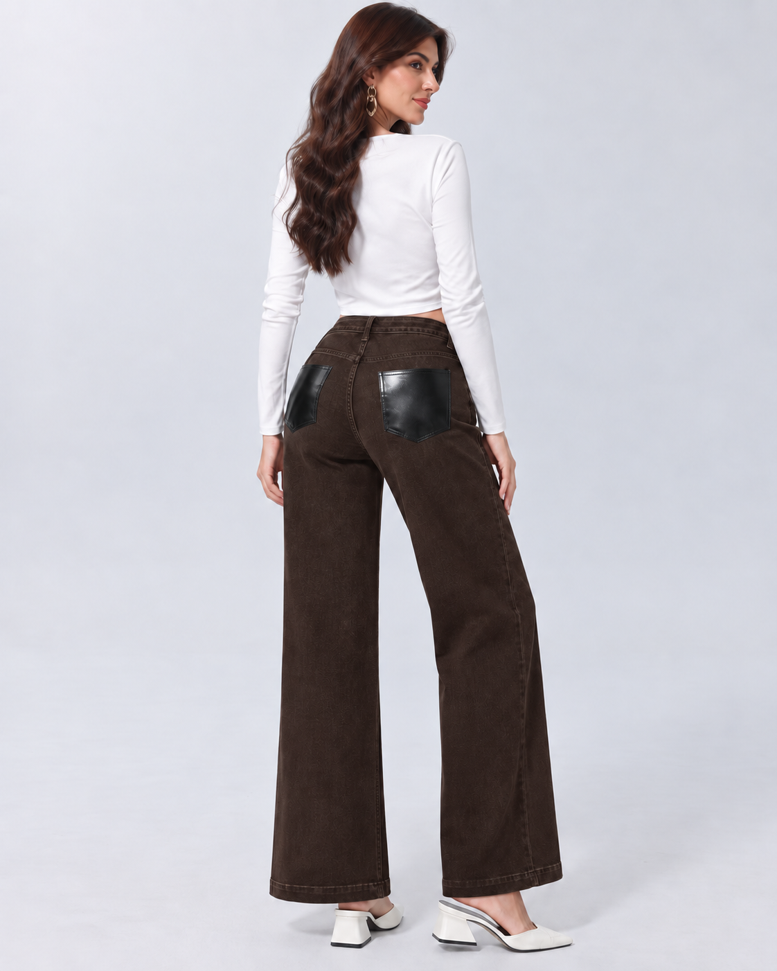 Jeans Wide Leg Marrone con Patch Nera
